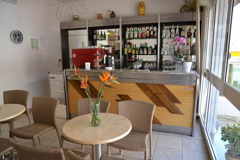 Hotel Albergo Larenzia