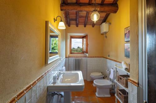 Cavriglia Villa Sleeps 8 Pool