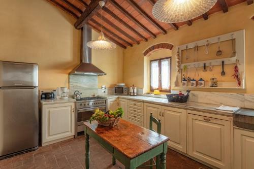 Cavriglia Villa Sleeps 8 Pool