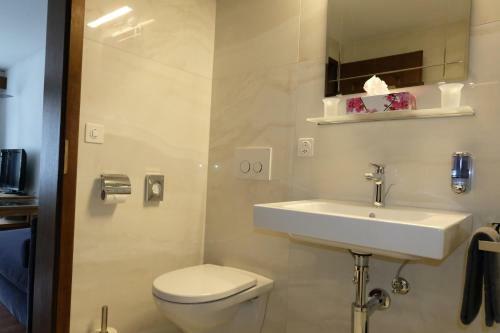 Artist Apartments   Hotel Garni