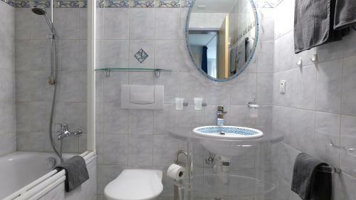 Artist Apartments   Hotel Garni