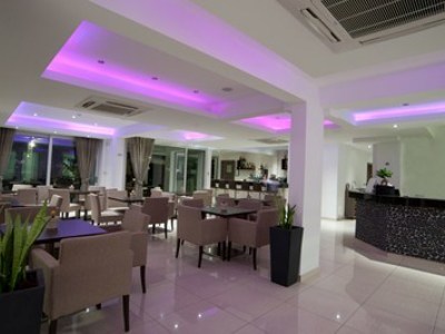 Aparthotel Frixos Suites