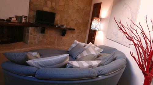 Vacation Service - Emiri Bay Villas