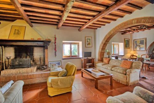 Cetona Villa Sleeps 7 Pool Air Con