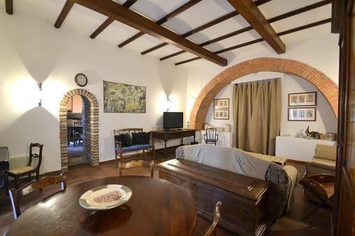 Chiusi Villa Sleeps 5 Pool Wifi