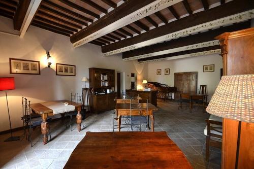 Chiusi Villa Sleeps 5 Pool Wifi