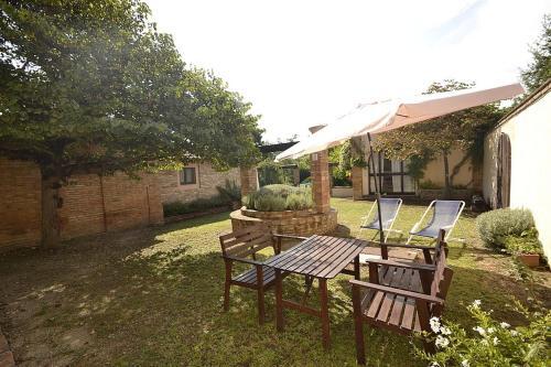 Chiusi Villa Sleeps 5 Pool Wifi
