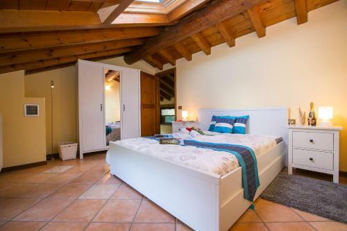Cima Villa Sleeps 10 Pool