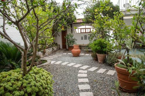 Seaside Holiday Apartment - Unique Location