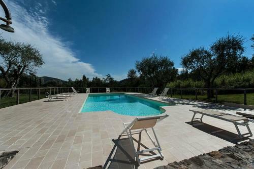 Piano Di Conca Villa Sleeps 10 Pool Air Con T763289