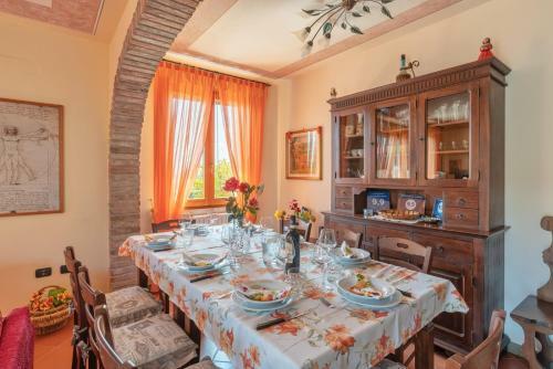 Vinci Villa Sleeps 8 Pool Air Con Wifi
