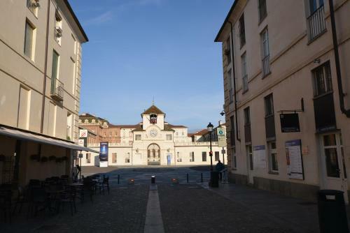 Apartamento Di Fronte Alla Reggia