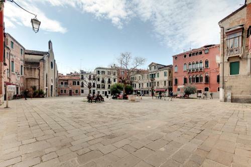 Charming Castello Apartments