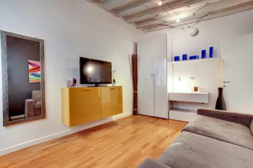 Charming Castello Apartments