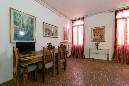 Hostal Sleep 4 House