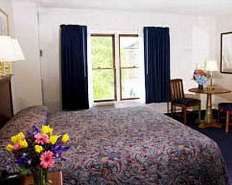 Hotel The Constitution Inn