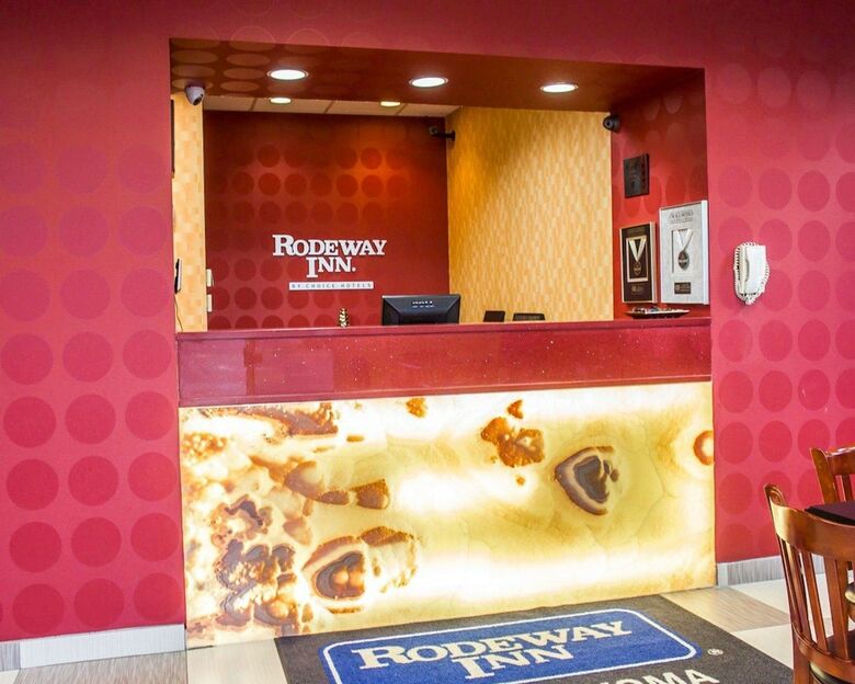 Hotel Rodeway Inn Macarthur Airport