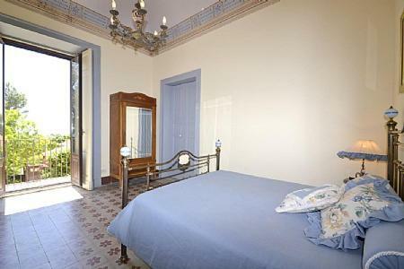 Viagrande Villa Sleeps 8 Wifi