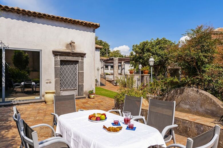 Hostal Villa Di Leo Borgo Viscalori