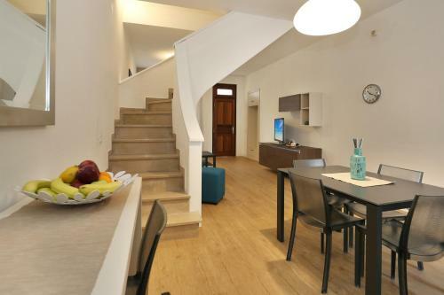 Lupori House