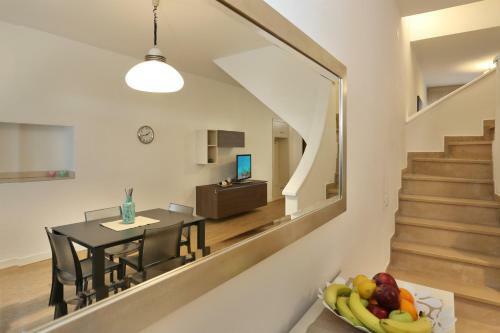 Lupori House