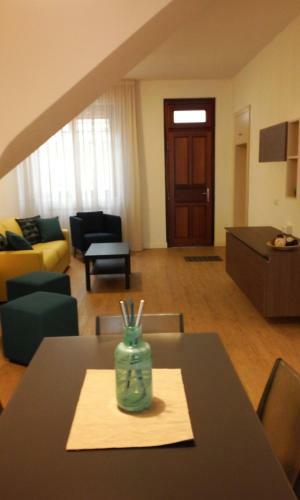 Lupori House