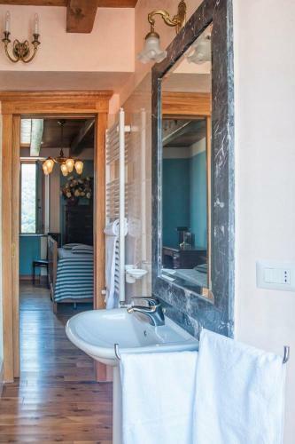 Vibonati Villa Sleeps 14 Wifi