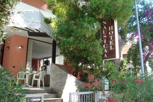 Hostal Nausicaa Hotel B&B