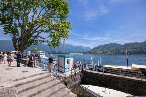 Tremezzo Apartment Sleeps 8 Air Con
