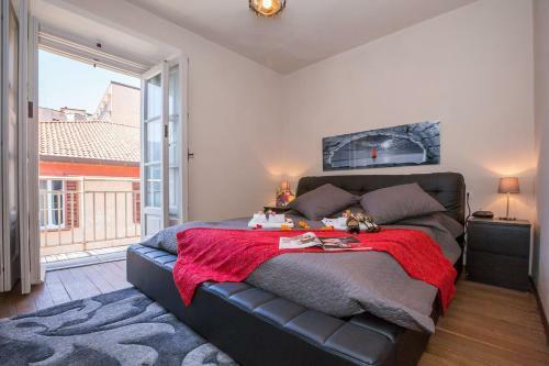 Tremezzo Apartment Sleeps 8 Air Con