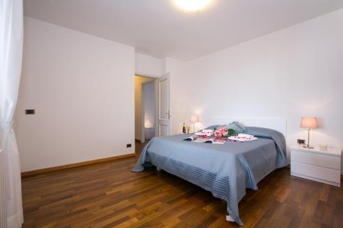 Tremezzo Villa Sleeps 12 Pool