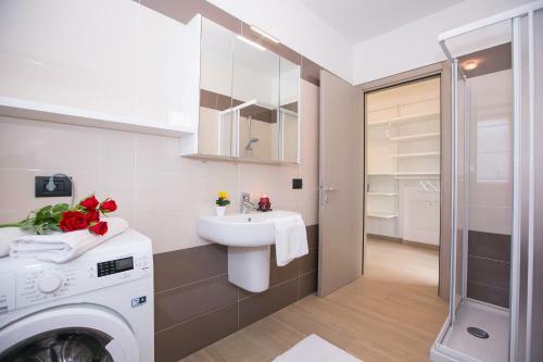 Tremezzo Villa Sleeps 6 Pool Air Con