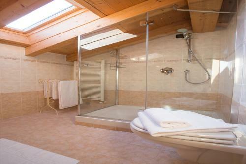 Tremezzo Apartment Sleeps 6 Pool Air Con