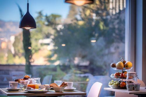 Hostal La Villa - Luxury Guest House