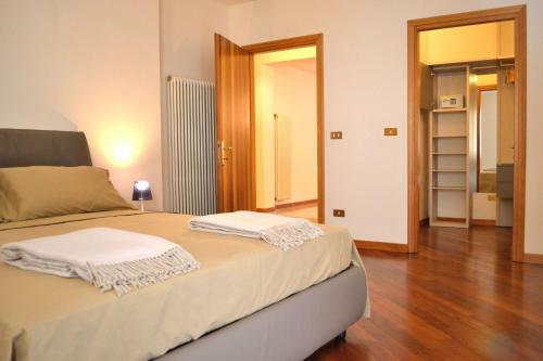 Portico Oscuro Deluxe Apartment