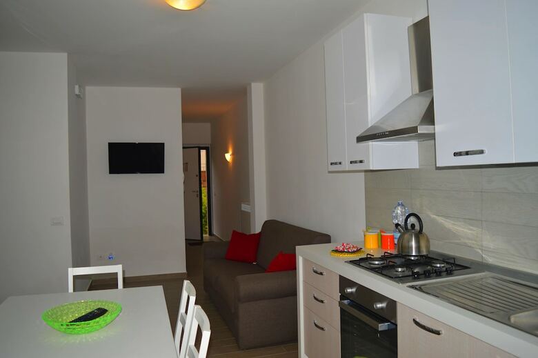 Emma's Apartments