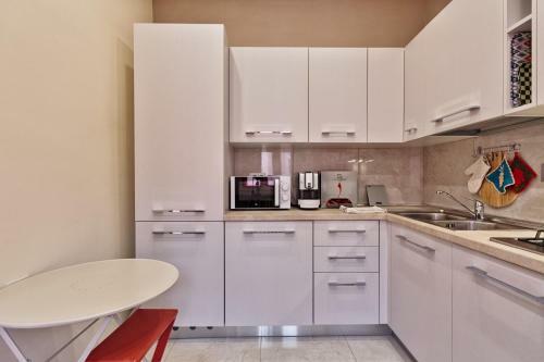 Rivoli Roomy Apartment