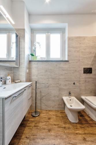 Rivoli Roomy Apartment