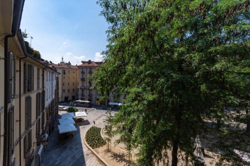 Duomo & Palazzo Reale Charming Apartment