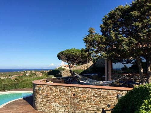 Villa F�la Con Piscina