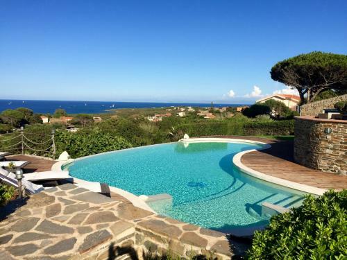 Villa F�la Con Piscina