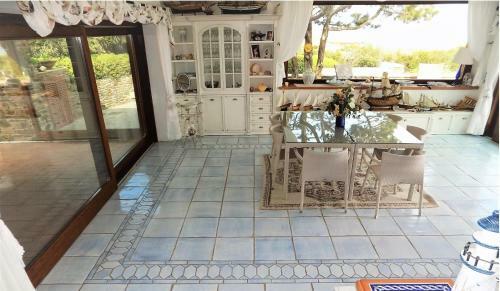 Villa F�la Con Piscina