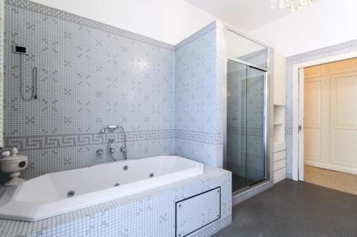 Stresa Villa Sleeps 10 Pool Air Con Wifi