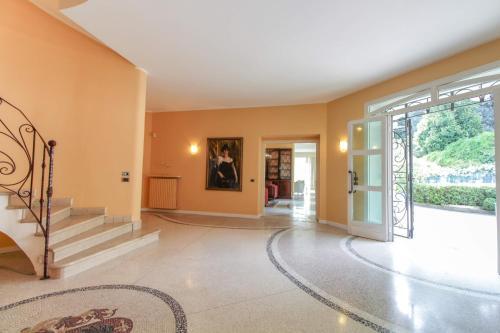 Stresa Villa Sleeps 10 Pool Air Con Wifi