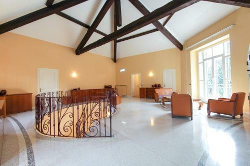 Stresa Villa Sleeps 16 Pool Air Con Wifi