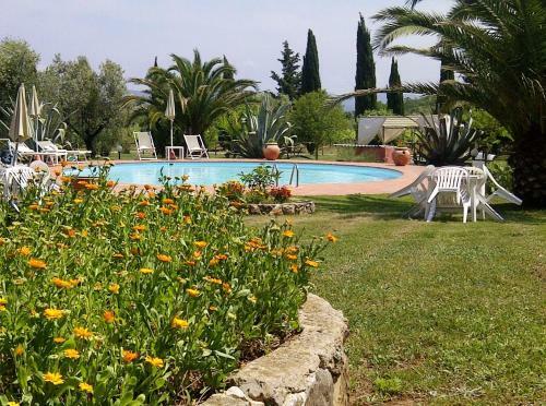 Suvereto Apartment Sleeps 3