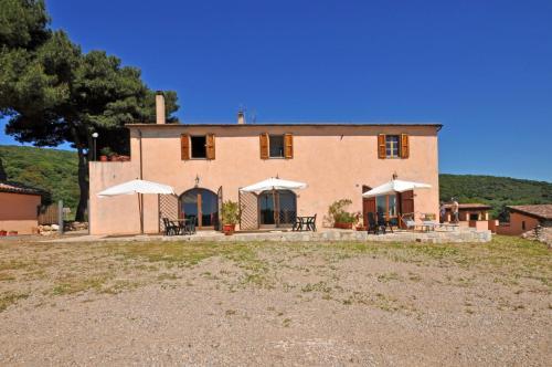 Talamone Apartment Sleeps 2