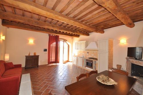 Talamone Apartment Sleeps 4