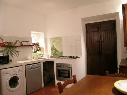 Orbetello Villa Sleeps 10 Wifi