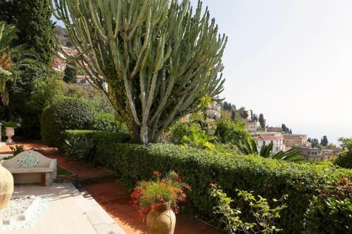 Taormina Villa Sleeps 9 Pool Air Con Wifi